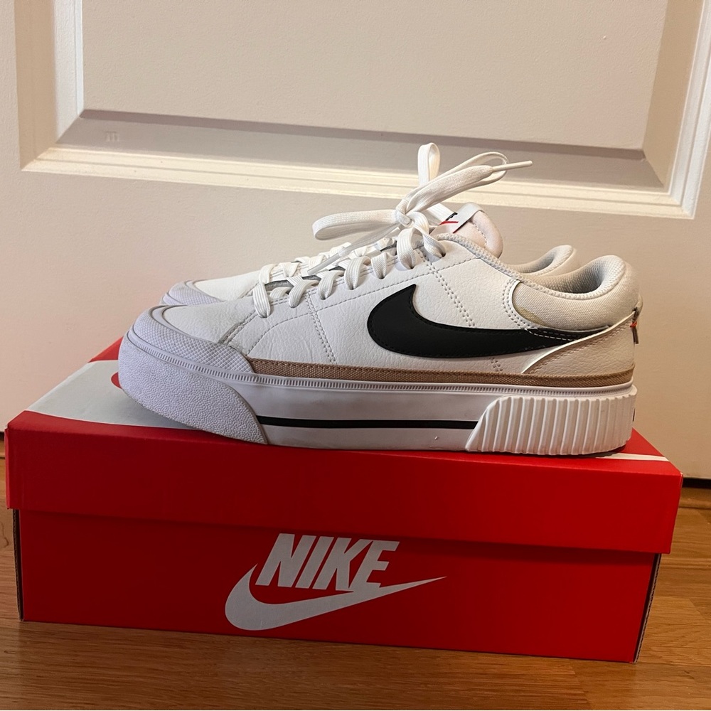 NIKE COURT LEGACY LIFT